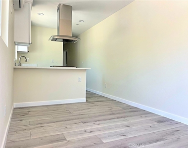 6900 Oso Avenue - Photo Thumbnail 13