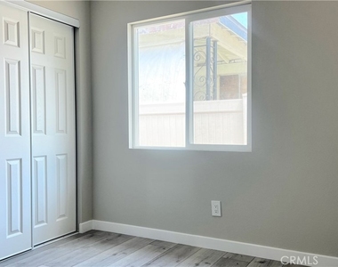 6900 Oso Avenue - Photo Thumbnail 21