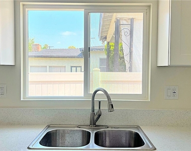 6900 Oso Avenue - Photo Thumbnail 10