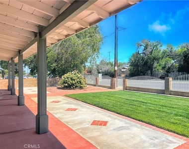 1143 Elizabeth Lake - Photo Thumbnail 2
