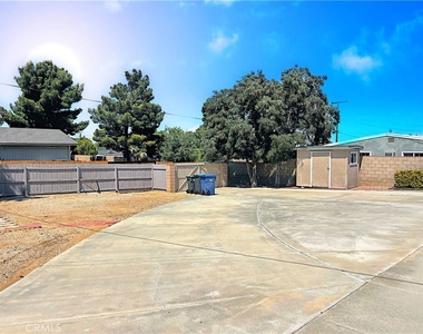 1143 Elizabeth Lake - Photo Thumbnail 35