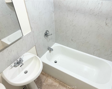 1143 Elizabeth Lake - Photo Thumbnail 25