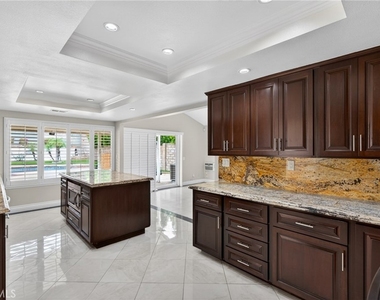 18259 Minnehaha Street - Photo Thumbnail 12