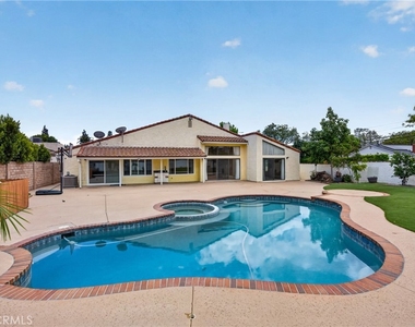 18259 Minnehaha Street - Photo Thumbnail 43