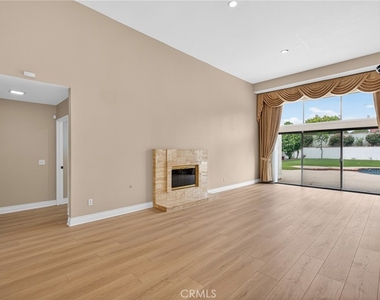 18259 Minnehaha Street - Photo Thumbnail 7