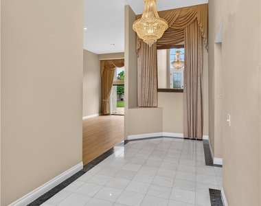 18259 Minnehaha Street - Photo Thumbnail 4