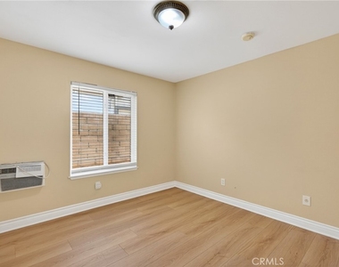 18259 Minnehaha Street - Photo Thumbnail 37