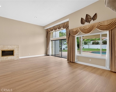18259 Minnehaha Street - Photo Thumbnail 10