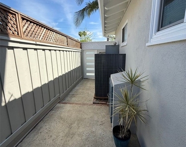 5290 E El Roble - Photo Thumbnail 21