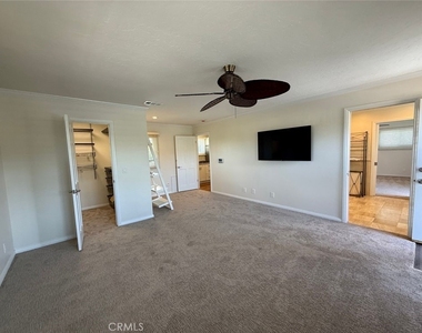 5290 E El Roble - Photo Thumbnail 4