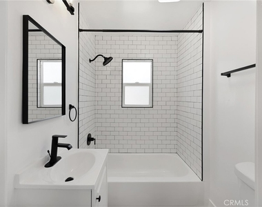 15 Christina Street - Photo Thumbnail 12