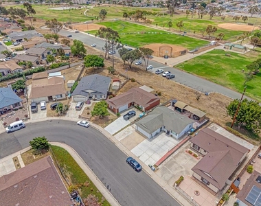 750 Hawaii Avenue - Photo Thumbnail 2