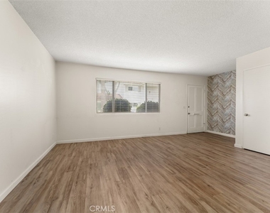 8115 Woolburn Drive - Photo Thumbnail 10