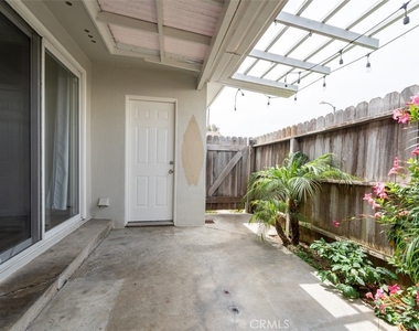 8115 Woolburn Drive - Photo Thumbnail 16
