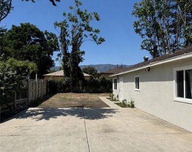 174 Magnolia Avenue - Photo Thumbnail 4