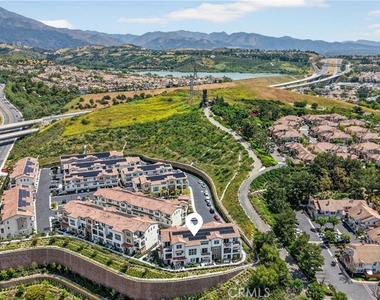 415 Besalu Terrace - Photo Thumbnail 37