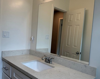 1739 E Appleton St - Photo Thumbnail 14