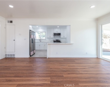 8002 San Luis - Photo Thumbnail 5