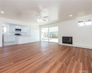 8002 San Luis - Photo Thumbnail 11