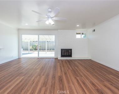8002 San Luis - Photo Thumbnail 10