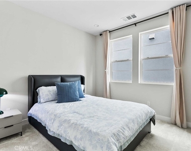 181 Pin Lane - Photo Thumbnail 12