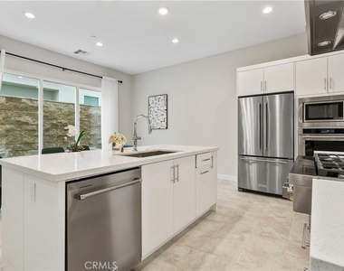 181 Pin Lane - Photo Thumbnail 4