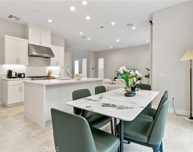 181 Pin Lane - Photo Thumbnail 7