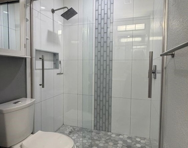 2801 N Los Felices Circle E - Photo Thumbnail 25