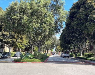 1010 W Macarthur - Photo Thumbnail 1