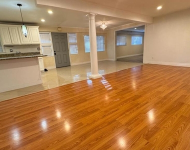 7610 Miller Avenue - Photo Thumbnail 5