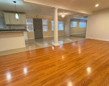7610 Miller Avenue - Photo Thumbnail 7