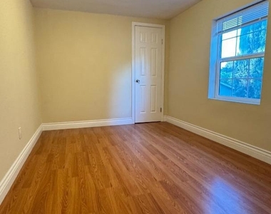 7610 Miller Avenue - Photo Thumbnail 18