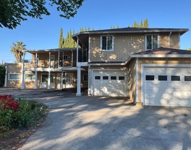 7610 Miller Avenue - Photo Thumbnail 3