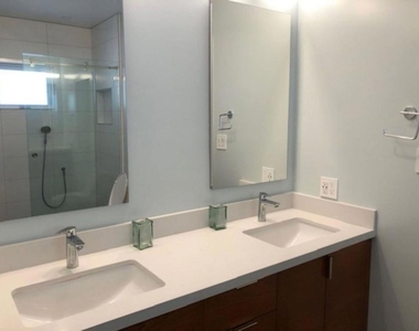 245 Emerson Street - Photo Thumbnail 4