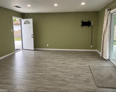 722 Forest Park Drive - Photo Thumbnail 15