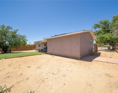 11945 Bornite Avenue - Photo Thumbnail 27