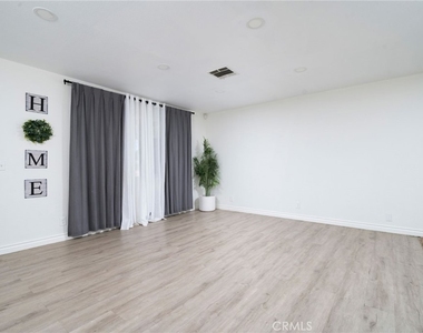 11945 Bornite Avenue - Photo Thumbnail 8