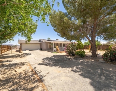 11945 Bornite Avenue - Photo Thumbnail 3