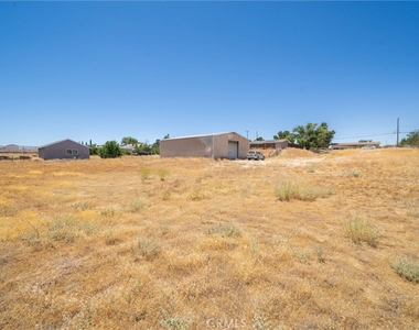 11945 Bornite Avenue - Photo Thumbnail 31