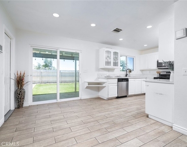 11945 Bornite Avenue - Photo Thumbnail 10