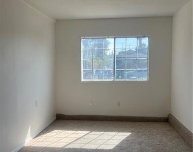 14707 S Denver - Photo Thumbnail 4