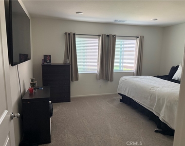 492 Foursquare - Photo Thumbnail 14