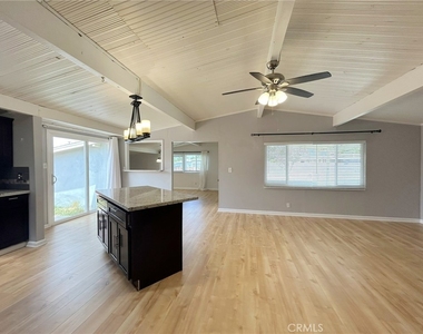 948 Barbra Lane - Photo Thumbnail 12