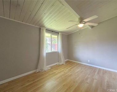 948 Barbra Lane - Photo Thumbnail 21