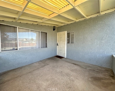 948 Barbra Lane - Photo Thumbnail 3