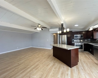 948 Barbra Lane - Photo Thumbnail 9