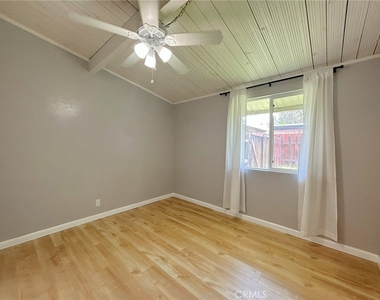 948 Barbra Lane - Photo Thumbnail 17