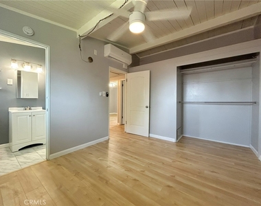 948 Barbra Lane - Photo Thumbnail 14