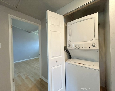 948 Barbra Lane - Photo Thumbnail 22