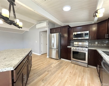 948 Barbra Lane - Photo Thumbnail 10